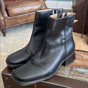 Easy Spirit Rouget Black Leather Square Toe Side Zip Low Heel Booties 7.5